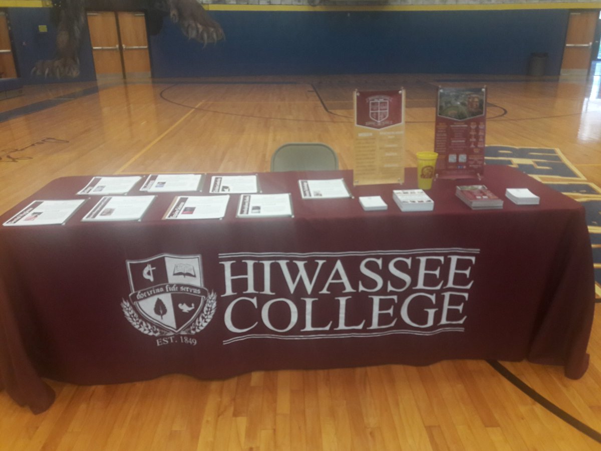 HCTigerToBe's tweet photo. What a great morning spending time with the students at @SHSCATS. We love our future Tigers! 🐾 #HCTigerToBe https://t.co/19HATrepam