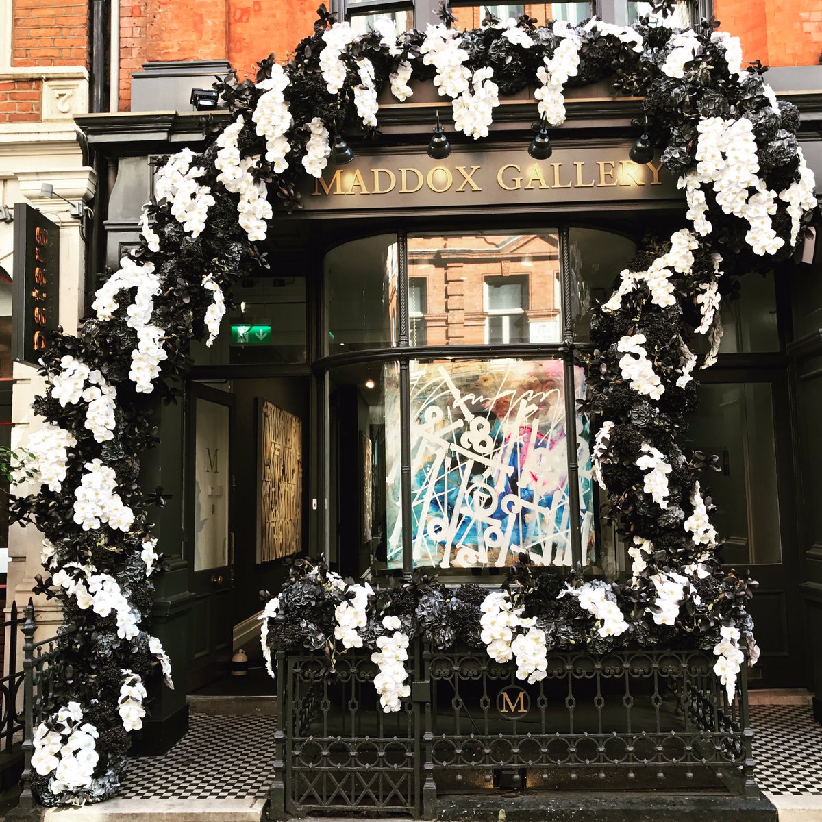 Little trip to <a href="/MaddoxGallery/">Maddox Gallery</a> yesterday to see the RETNA 'Margraves' exhibition. Fab floral installation by <a href="/wildaboutflower/">Leanne Roberts - Hewitt</a> #maddoxgallery