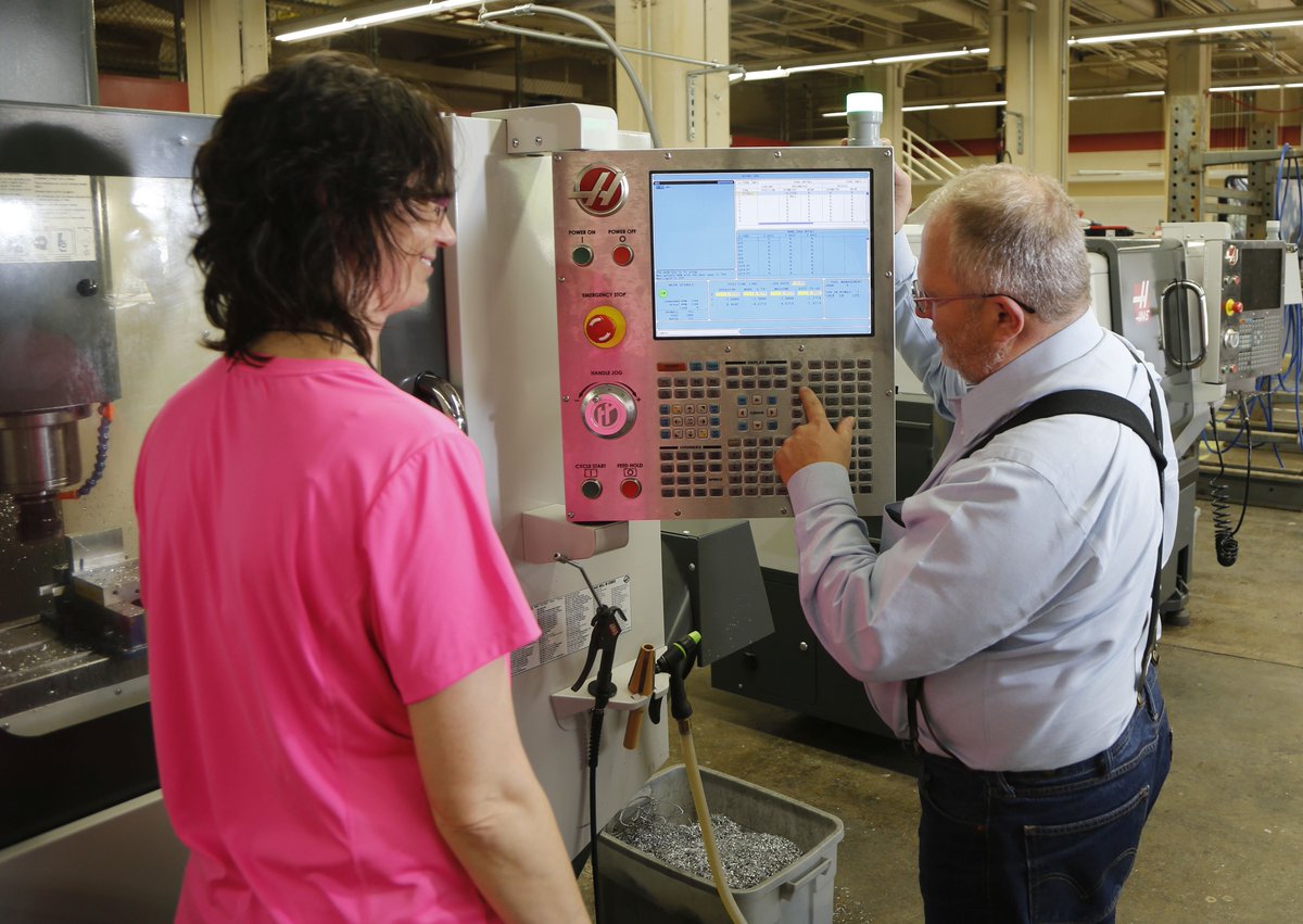 BatesTechnical's tweet photo. Training America's #mfg workforce for nearly 80 years. Happy #Manufacturing Day! #MfgDay17 #careers #ThisIsBates #WAstate #Tacoma https://t.co/cvB8MWOl2w