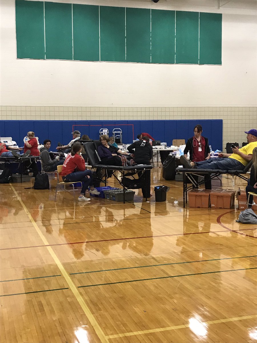 jdingmann1's tweet photo. Saving lives at BBE today! #nhsproud #redcrossrocks @BBEschools https://t.co/koEMxnvHfb