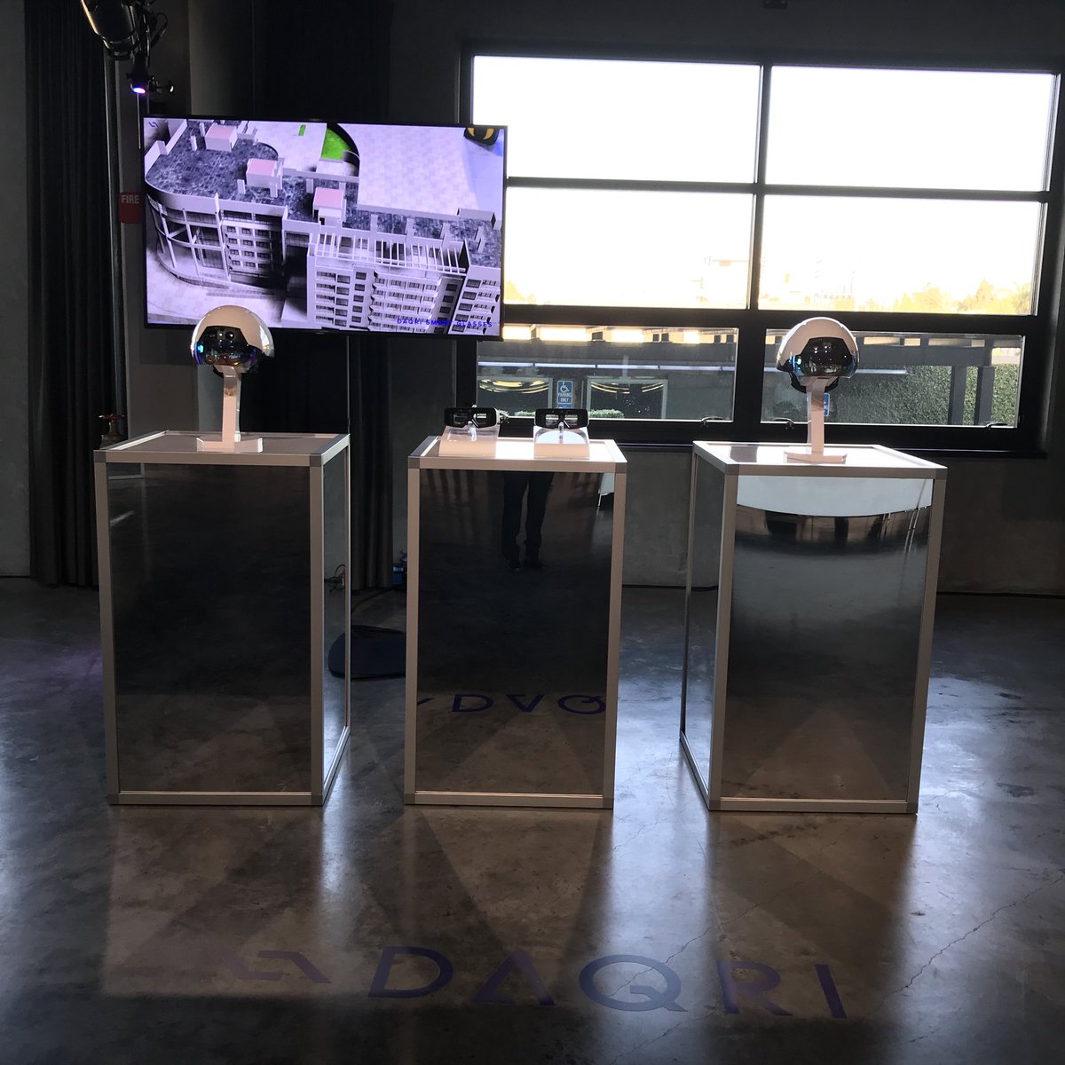 DAQRI's tweet photo. We are excited to showcase DAQRI Smart Glasses and DAQRI Smart Helmet today at #FTF2017 https://t.co/wnu23arR7j