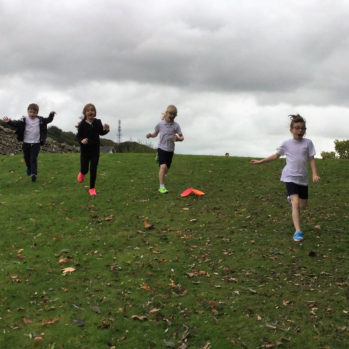 castleparksch's tweet photo. Now it's the turn of KS1 & KS2. Thank you to everyone who took part and supported us. Thanks also to #joggingpals for the warm up. https://t.co/Hk450tWCri