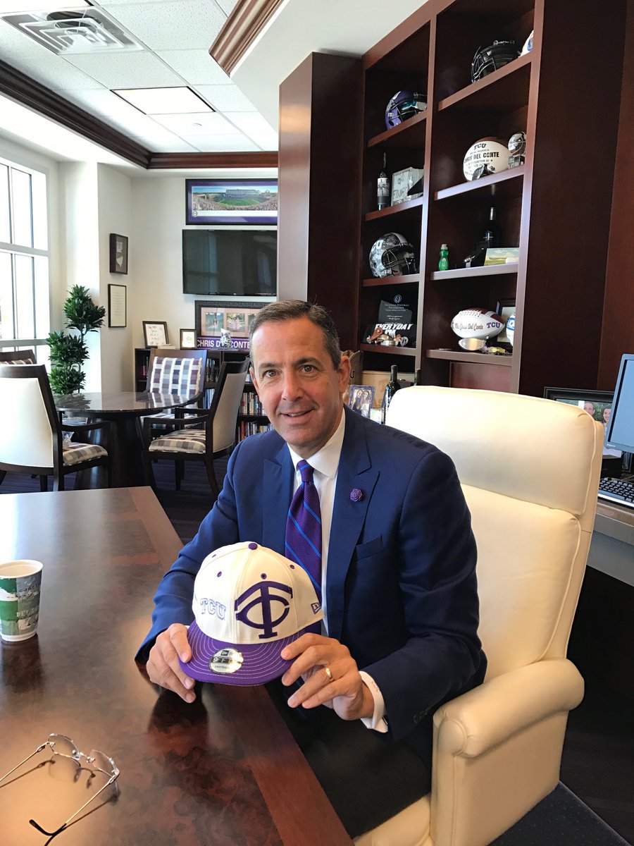 _delconte's tweet image. Look what @tcu_drew let me borrow! I think I may try to steal it....😏🤐