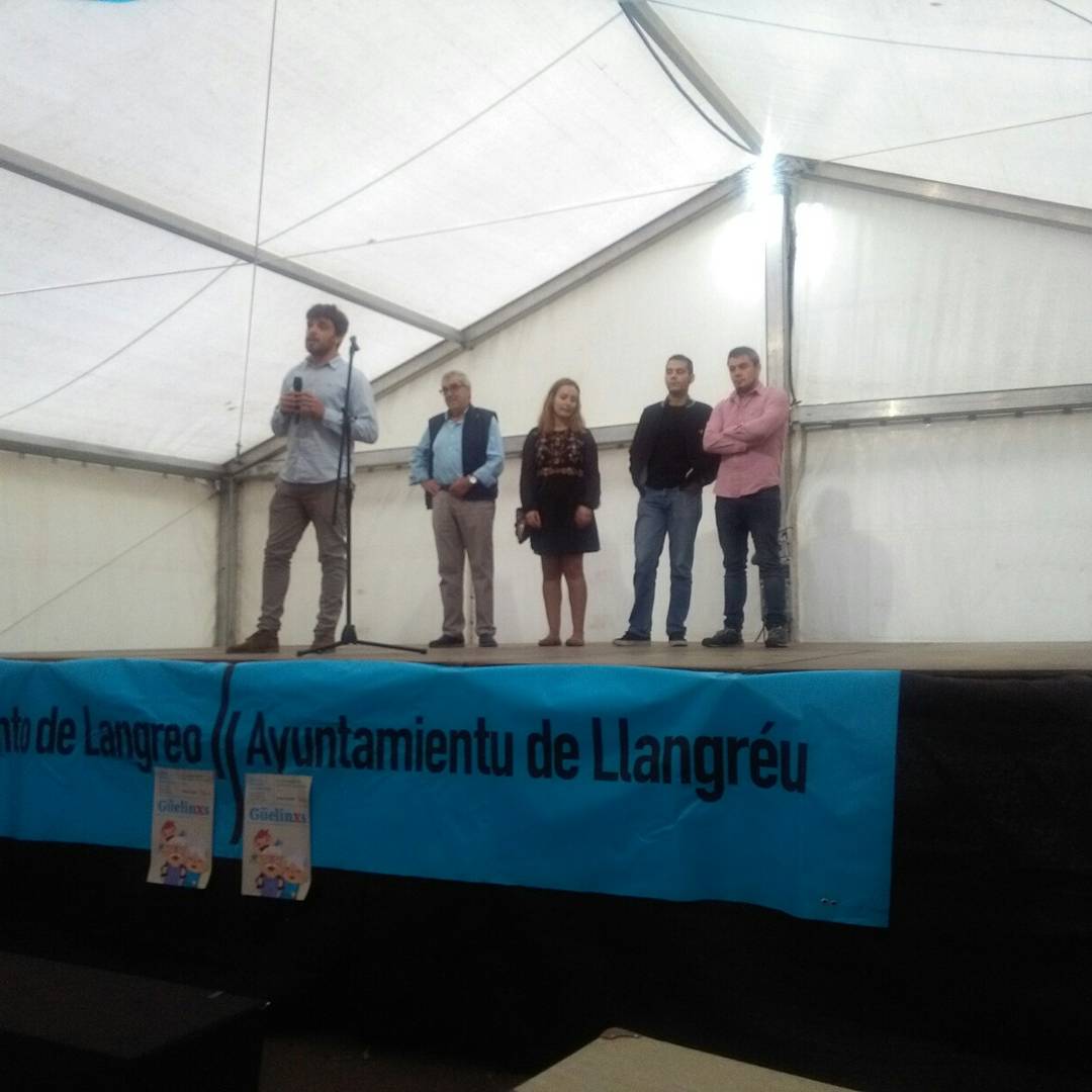 guelinxs's tweet photo. Presentación en la carpa #guelinoxs #parquedorado #langreo https://t.co/tyZoLvHSa3