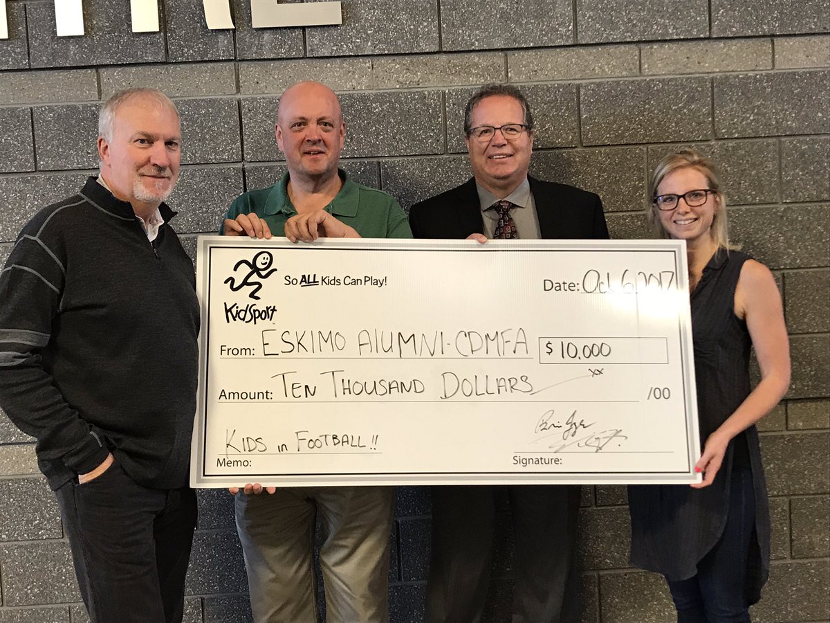 KSEdmonton's tweet photo. It's always a great day when these guys stop by the office! Thanks for helping get kids into football @CDMFA @EdmontonEsks #AlumniFoundation https://t.co/FqUy8PbJYe