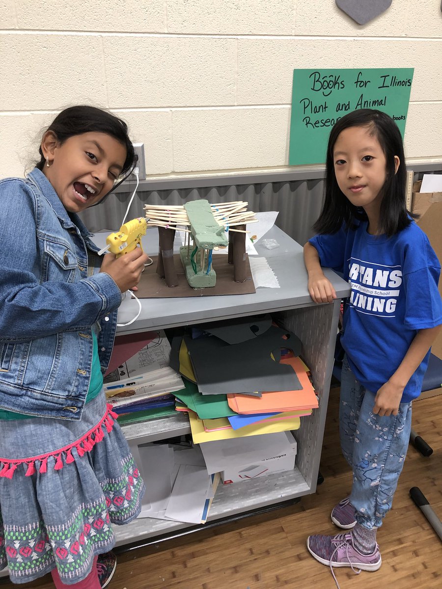 jcdsps's tweet photo. #dunhamSTEM 5th g. Ss using #designingthinking to create strong bridges. #DayofDesign https://t.co/Jpo2ZzNKUT
