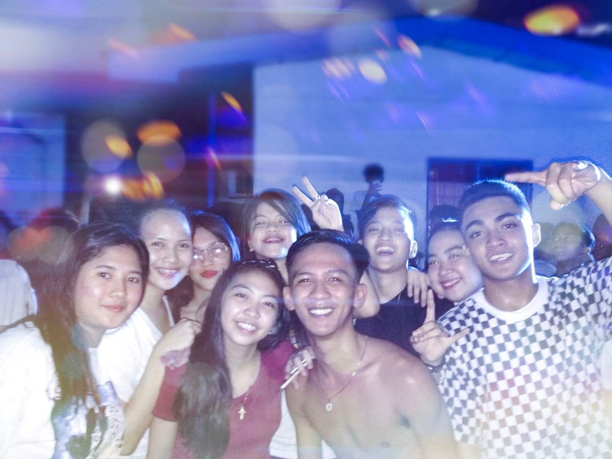 mariaynesha01's tweet photo. TGIF ๐๐๐
#RaveParty
#PCUDolphins ๐ฌ https://t.co/ikScW8emlz