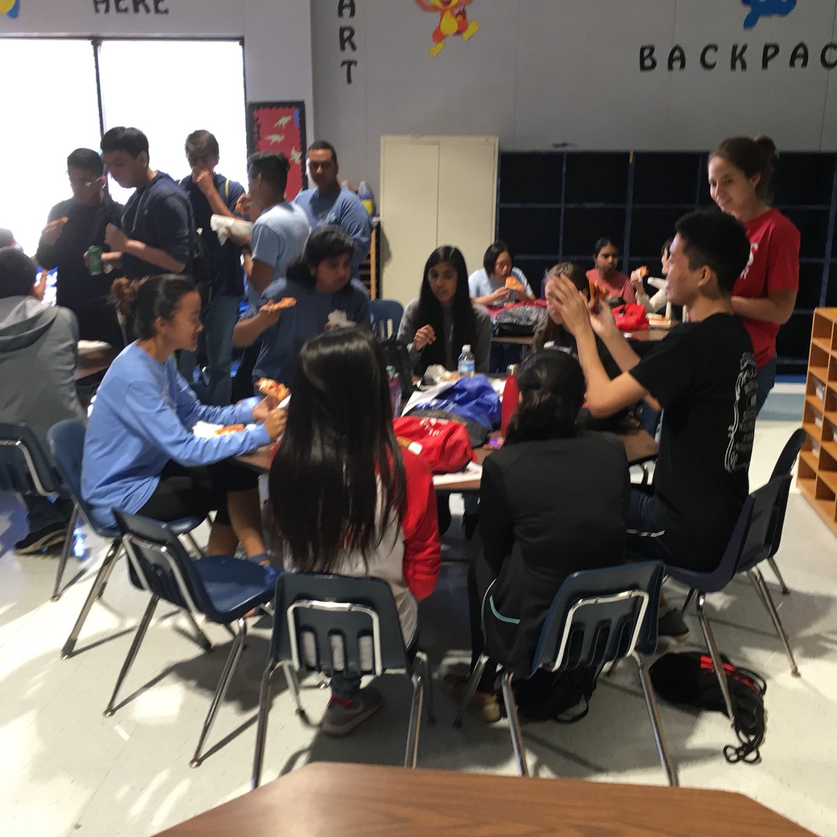 kelsey_dahlberg's tweet photo. Thank you @JA_SET and @PapaJohns for feeding our hard working @DHS_Vikings #DullesJADay https://t.co/F6zjuDGojs