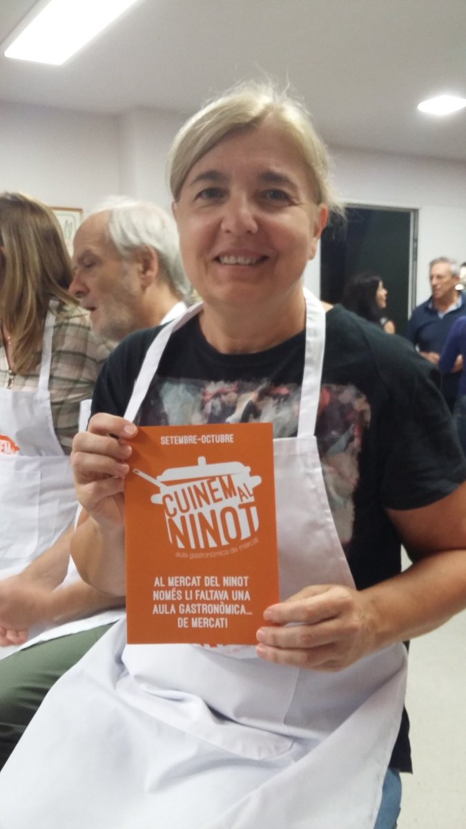 femcuinetes's tweet photo. Cuinem al Ninot?
Aula gastronòmica de mercat #cuinemalninot #ous #xefJoanGurgui https://t.co/XnHbOquJs8