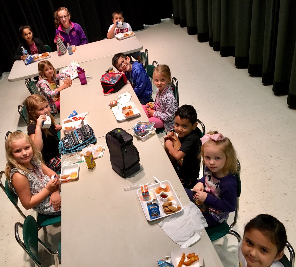 #PLGreenHornets having lunch with Mr. Sasser today to celebrate #RESPECT for September!! Way to go #PLGreenHornets   #NoJoFamily