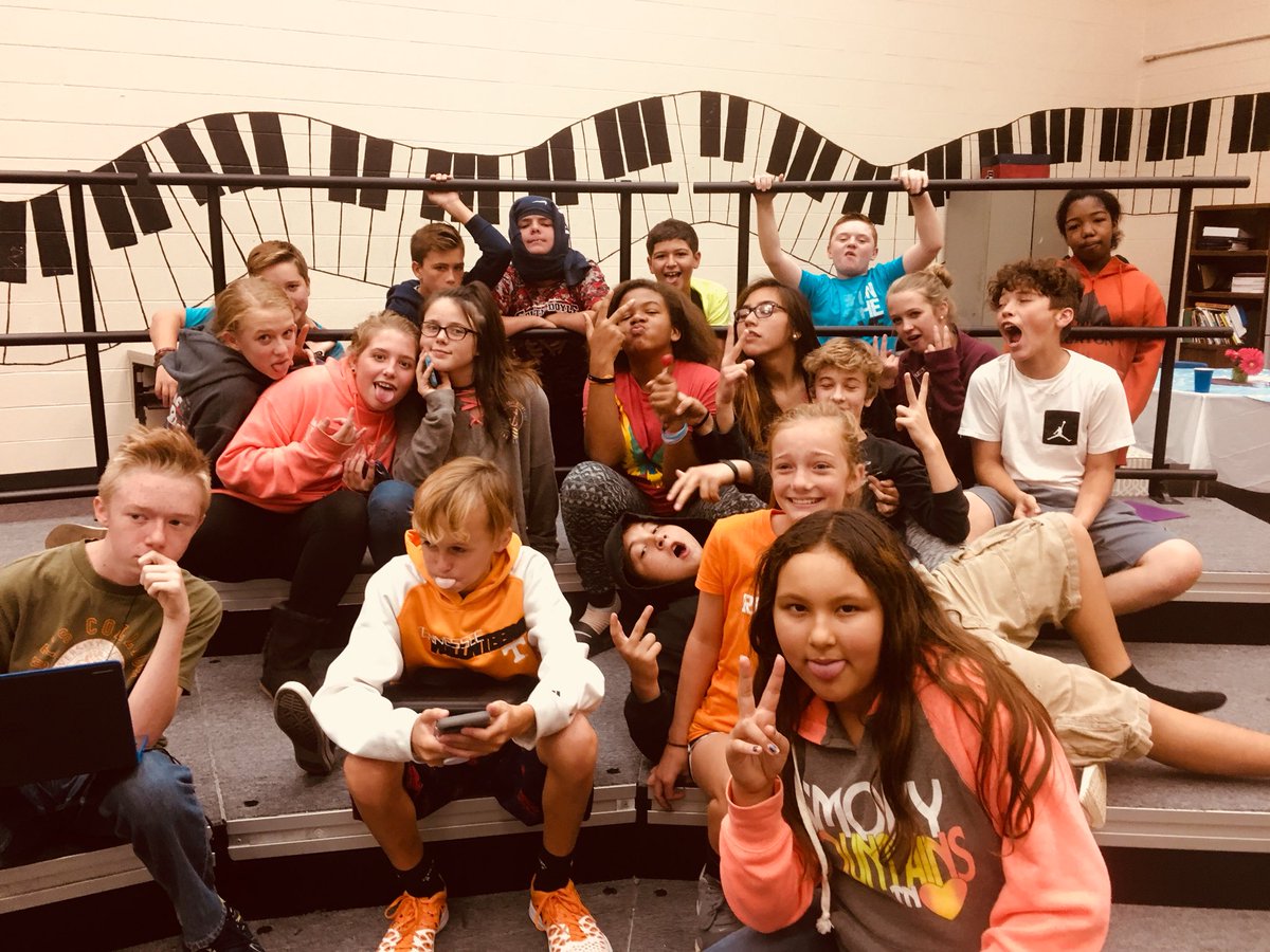 sdmschorus's tweet photo. 7th Grade Chorus behavior competition winners! #igavethemgum 😮 #followtherulesgettobreaktherules #notallowedtogoupstairs https://t.co/3UJwDbWQ6a