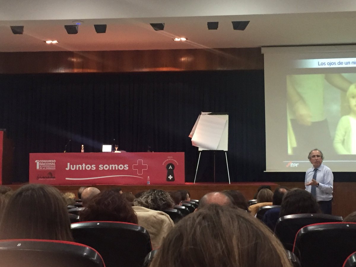 Ebersix's tweet photo. Magnífica ponencia de #EmilioDuro en el Primer Congreso Nacinal de profesionales de la Farmacia #GRDjuntossomosmas https://t.co/2HUQpxwJGy