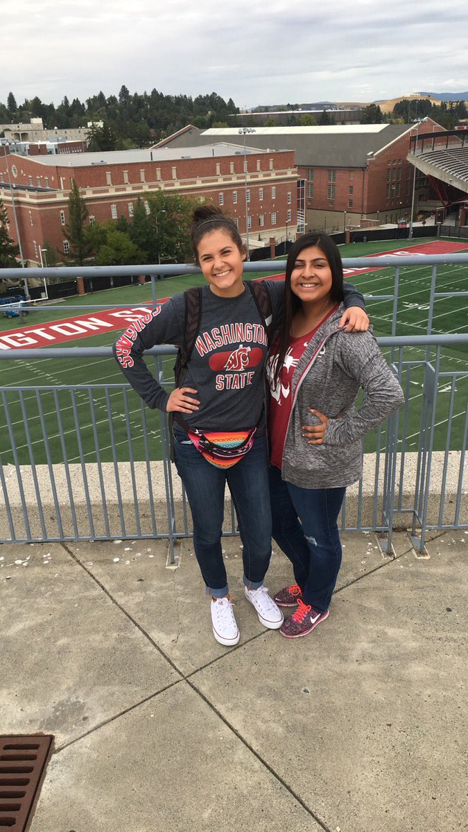 avaldez32's tweet photo. Happy 18th pretty girl!! I hope you have a wonderful day, girly! Love you lots!💜 #futureroommates #gocougs @ChelseaBarrales https://t.co/N0ndcDA7D9