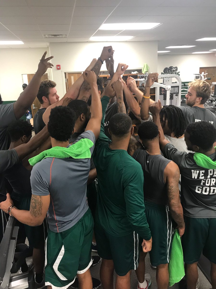 TU_StrengthDept's tweet photo. Great lift session to start the day off right! Squad Up! @NightHawksMBKB https://t.co/OCK8cZ87uC