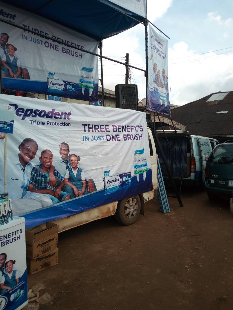 CharlotteXpertS's tweet photo. Need fresh breath and perfect smile? Pepsodent dental team at your service now @ Ekiosa market, Benin, Edo State.
#3in1Protection #SmileMore https://t.co/gJxQOJ2Ssp