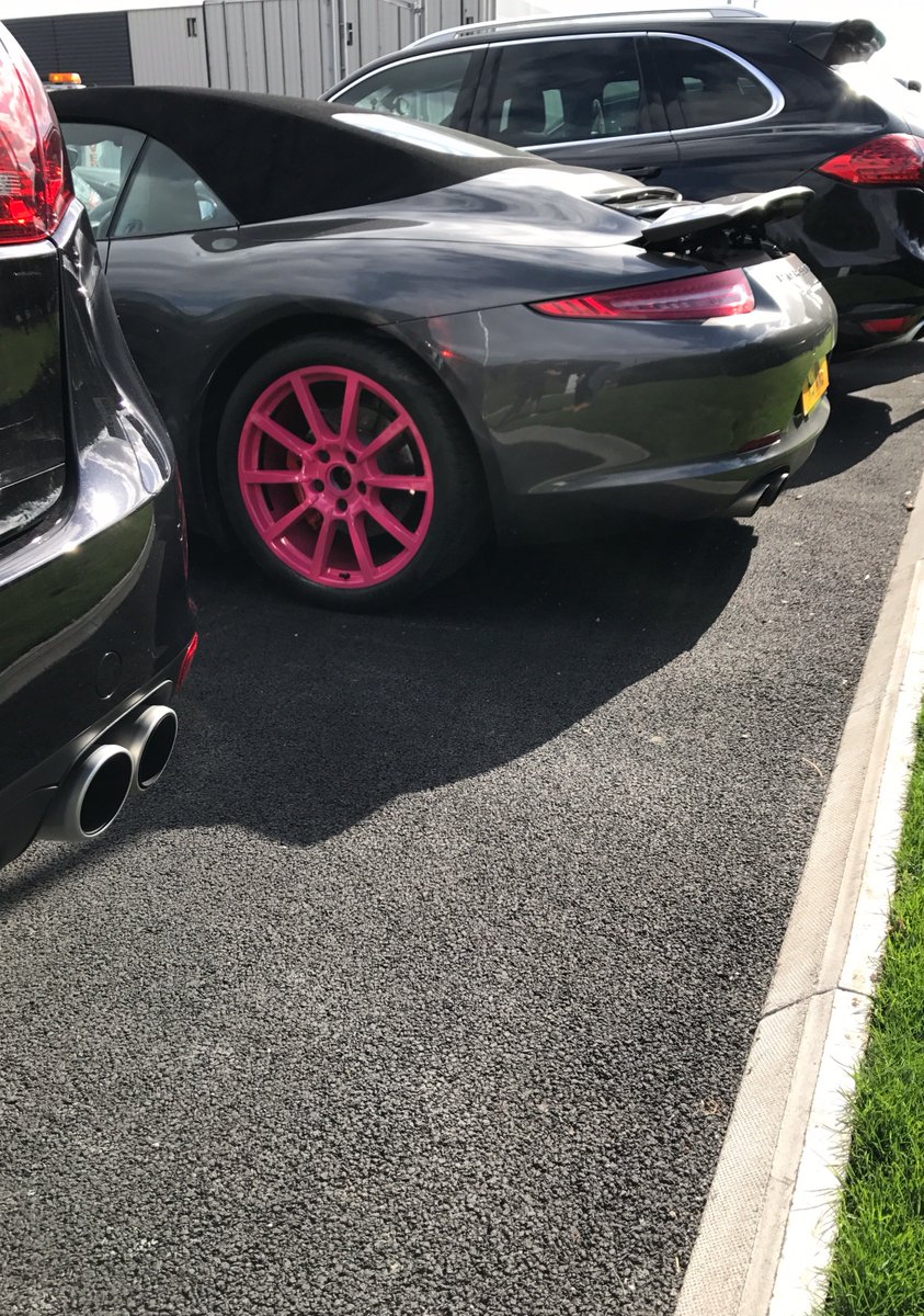 Spadeoak's tweet photo. We like the #surfacing, we like the #kerbs, we even like the #grass at #Porsche #London...but those wheels... #Pinkwheels #WOW https://t.co/cAkDiJYYOz