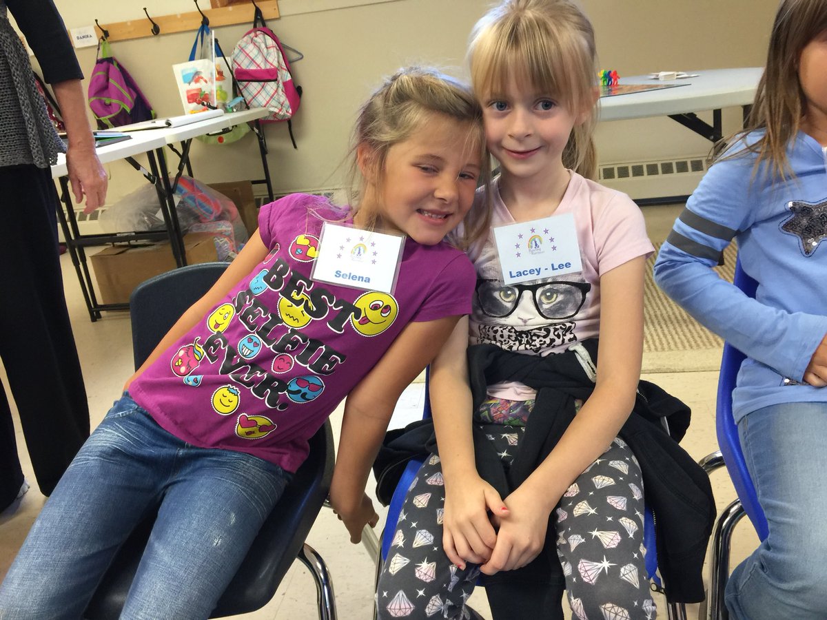 Reach4Rainbows's tweet photo. The girls are back at Rainbows this week! About 22 girls returning and 8 new recruits. They are just buzzing with excitement. https://t.co/Qow6pQDznN