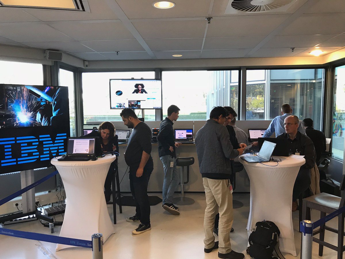 HansB001's tweet photo. IoT Makerszone at IoTComesToYou #WIOTCTY2017 #IOT #innovation #IBM @redbullracing https://t.co/JhEZZMoBJZ