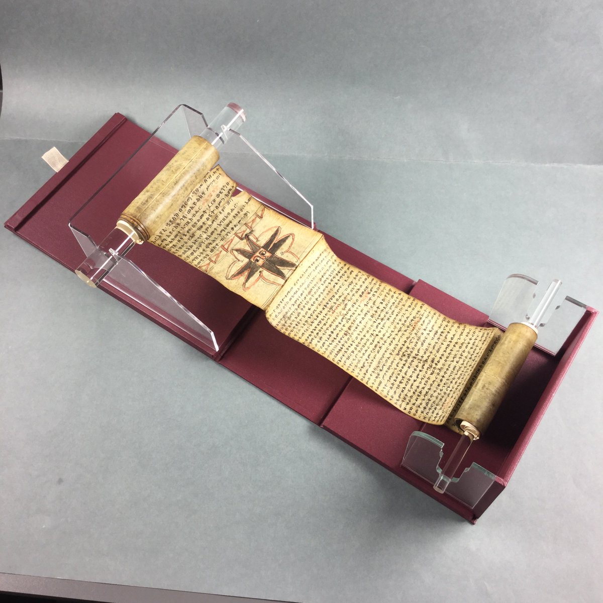 ArcaPreservatio's tweet photo. 5 #IconTC CAD/laser cutting box components allows fast batch, hand construction of complex #bookbox for collections #rollbox #scrollbox https://t.co/bTr2vOOhQk