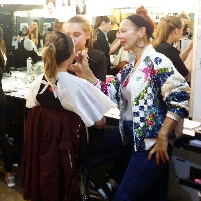 LSBMLondon's tweet image. It was amazing to have the extremely talented @astridkearneymakeup teaching the @masaeducation students this week in the make-up studio. Th…