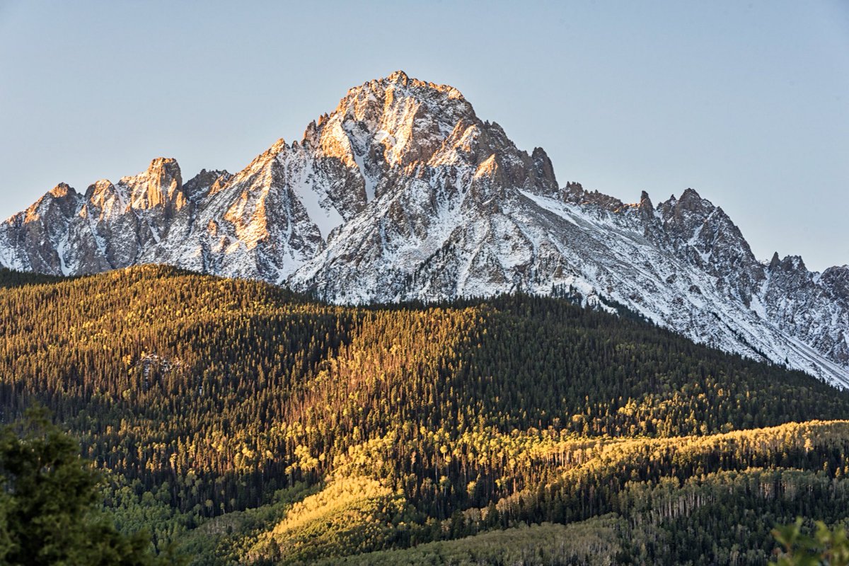 mnryno34's tweet photo. Sunrise on Mt. Sneffels, Colorado. #sneffels #colorado #fallcolors #ridgway #dallasdivide https://t.co/gsh1WfaRBZ