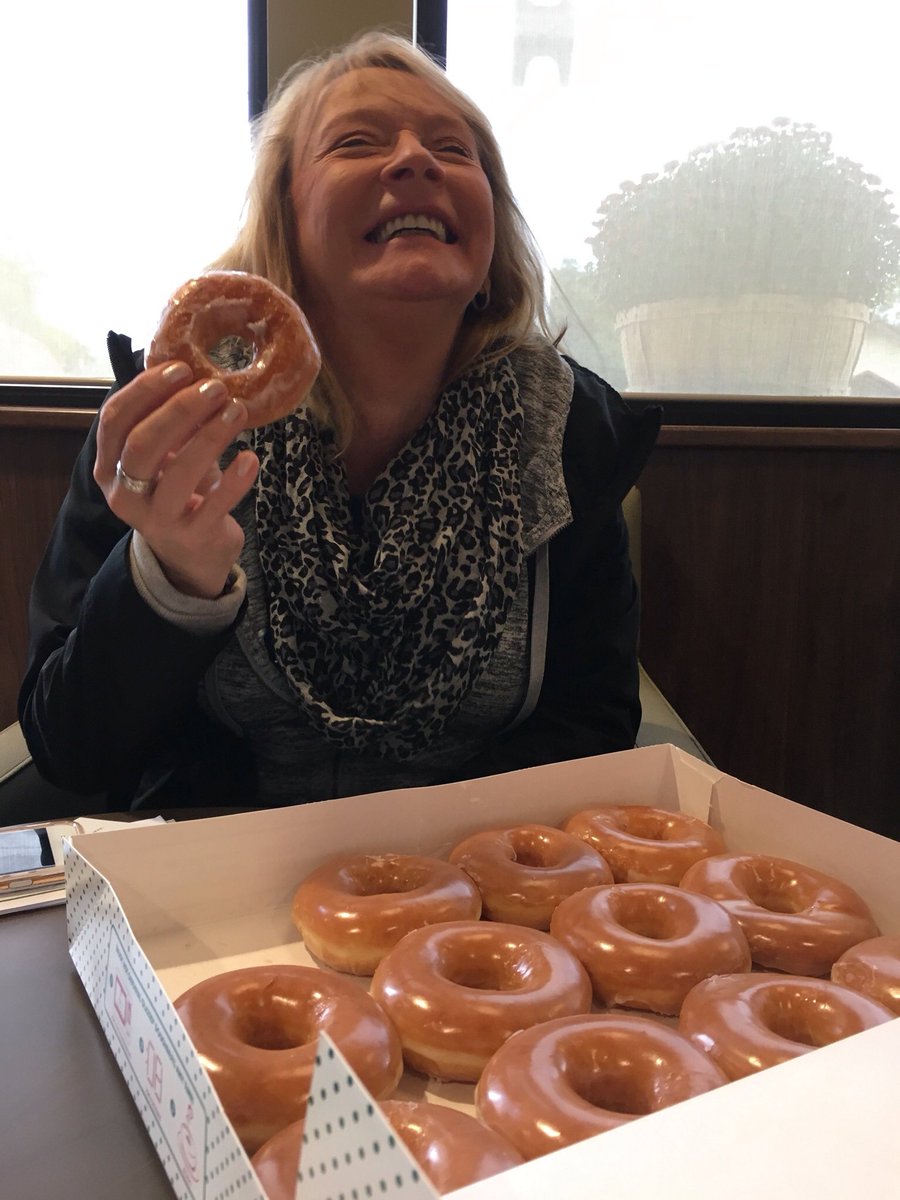 MikeMorinMedia's tweet photo. Good morning, Maine! Krispy Kreme has arrived! https://t.co/Q8KkXTBMCk