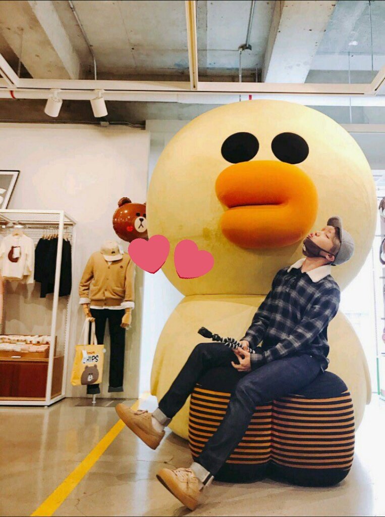 jhope_2__18's tweet photo. #아미트친소 

17 호비오빠 최애
알티고고 잡으러가요 안잡힐분은 알티하지마유ㅜㅜ
@army__friends https://t.co/Kvzawb4tA6