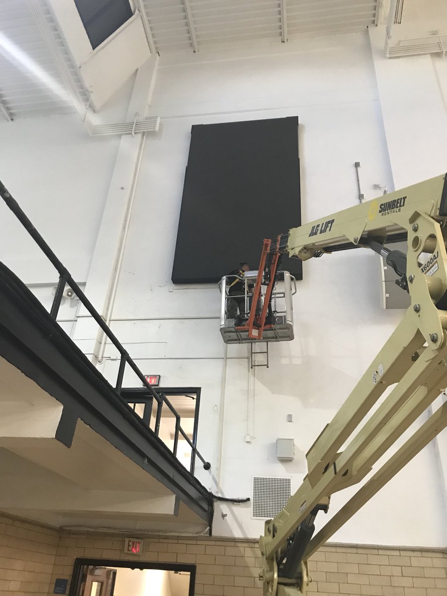 MarkJackson_NU's tweet photo. Excited to see the final touches on two new video boards for Nevin Field House @NovaAthletics..#jamthejake https://t.co/WuGfJiJSlr