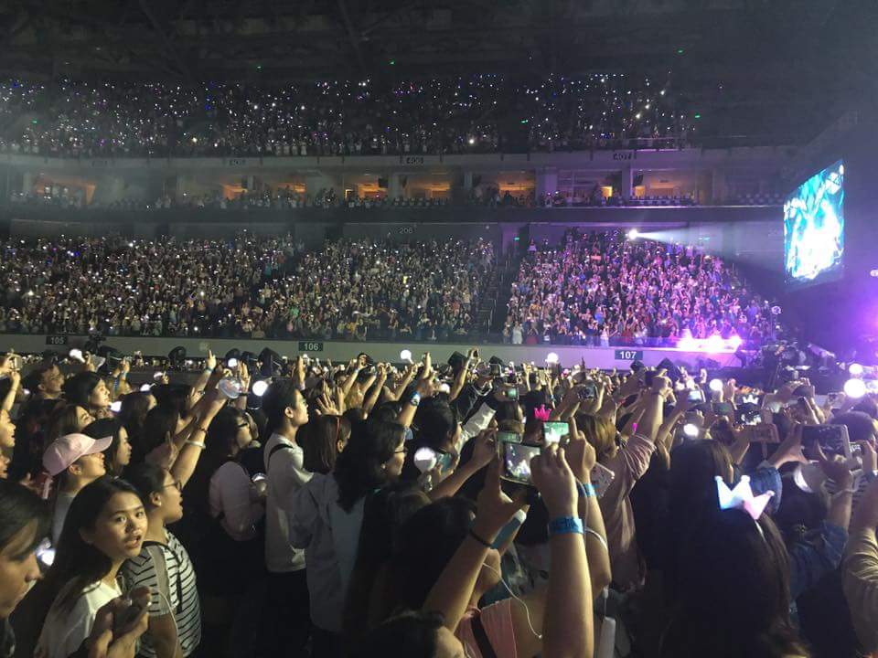 philconcerts's tweet photo. Massive crowd #DiamondEdgeInManila 
By @mmilive 
(c) Nixon Sy https://t.co/Upxqq6YVbv