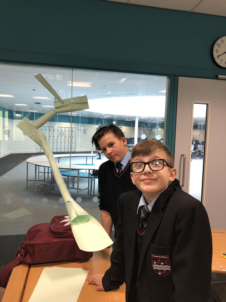 DVHS___MrsGodby's tweet photo. Creating a marble run! #teambuilding #icanbuild https://t.co/iHJJ4DEYgr
