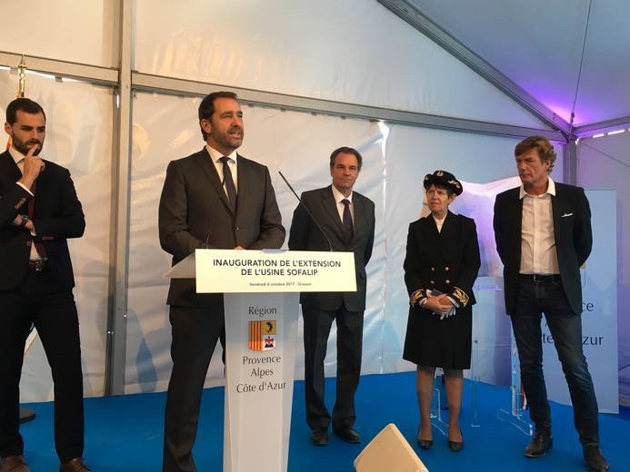 laprovence's tweet photo. #Alpes : @CCastaner et @RenaudMuselier inaugurent Perl'Amande https://t.co/dVov1Yo6Iq https://t.co/wzGcBQ2GYf