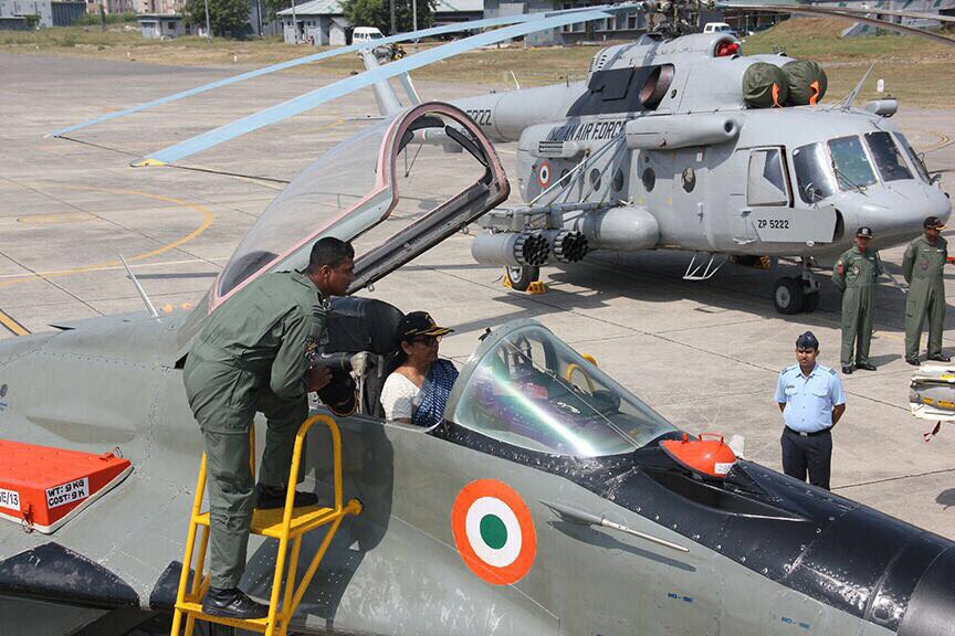 Getting to appreciate a MIG 29 at Jamnagar airbase.