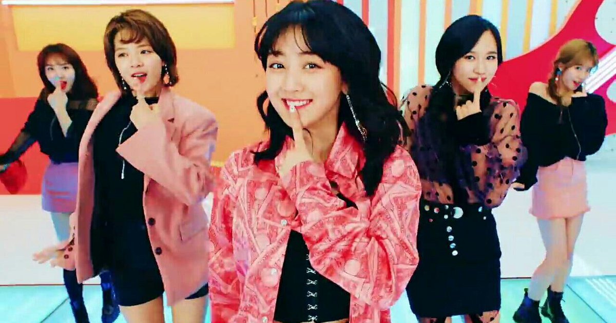SONE_ONCE_SONCE's tweet photo. #TWICE  #트와이스 #jihyo #지효 #ジヒョ 
Goddess wearing beef😍 https://t.co/yqOogoxbrB