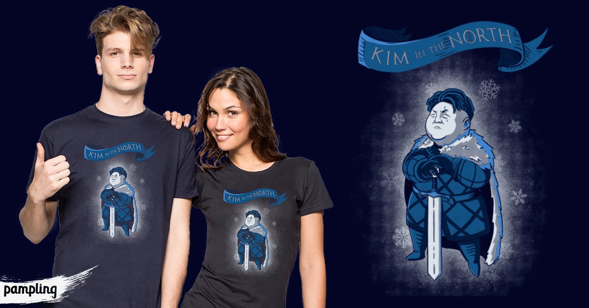 norcoreano's tweet photo. En @PamplingNews tenéis hoy a 10€ este camisetón del protector de la Guardia del Uranio, Jong Snow. #KimInTheNorth: https://t.co/fBmZ0dCtv8 https://t.co/PRQJNVGA80