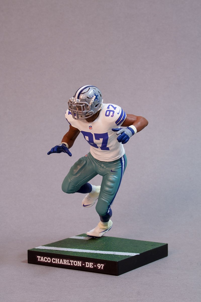 PtracCustoms's tweet photo. I created  a Custom sports collectible of Taco Charlton, @dallascowboys defensive end.  #goBigD ! https://t.co/4Khf87oXxb