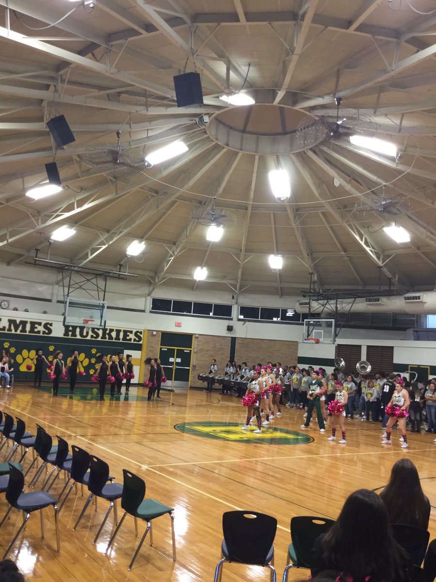PatNeff_StuCo's tweet photo. StuCo, @neffavid, and @NeffNJHS at the Holmes pep rally! #wearepatneff https://t.co/wkJ8vNj9Up