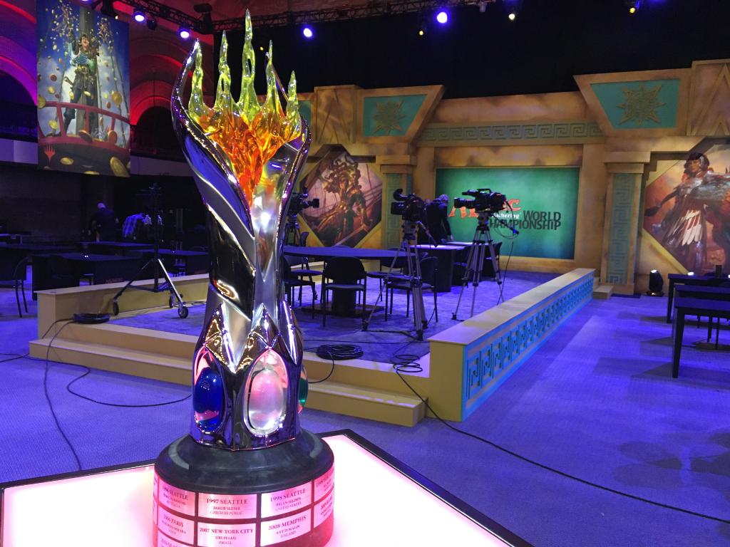 PlayMTG's tweet photo. Get to https://t.co/GF4H5s6srS now! The #MTGChamp is starting! https://t.co/kOq3Jnmoqm