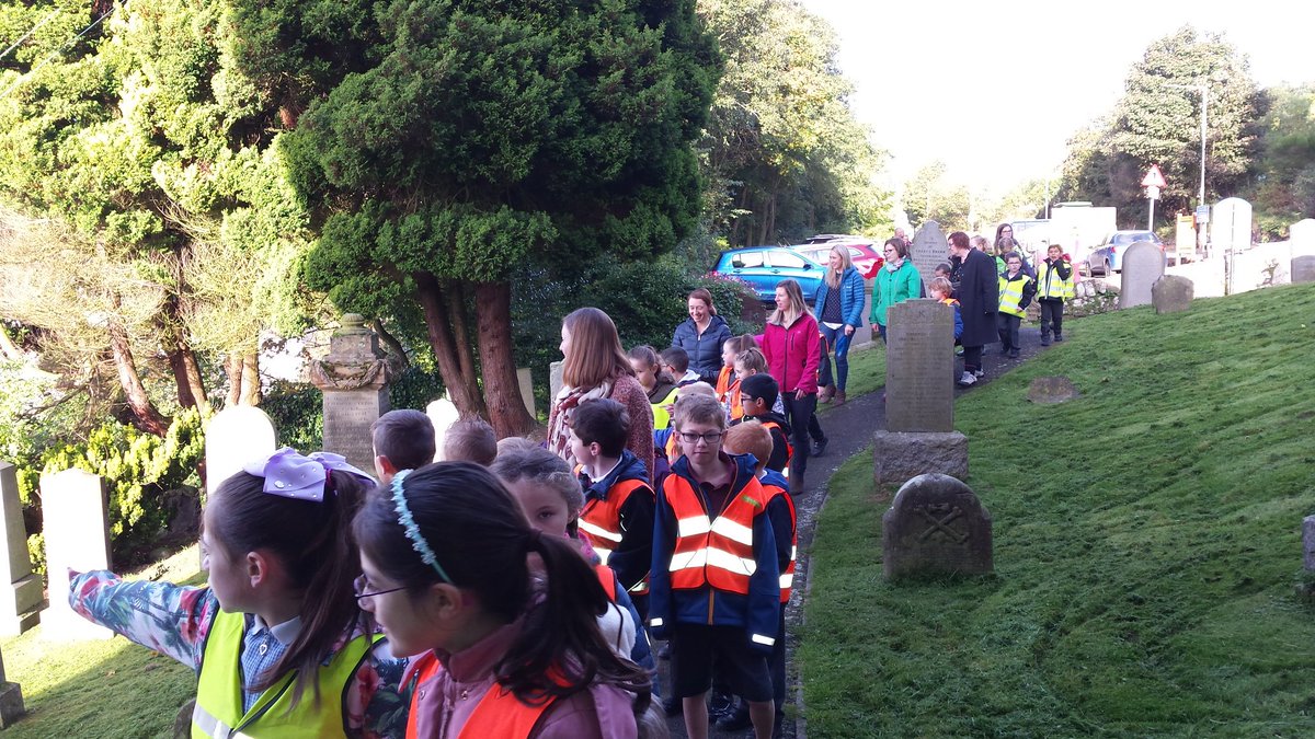 AngusMorrison6's tweet photo. A joy this morning to welcome Portmoak Primary and families for Harvest Thanksgiving. Privileged to be chaplain of a wonderful wee school. https://t.co/63sJ2gHqgU