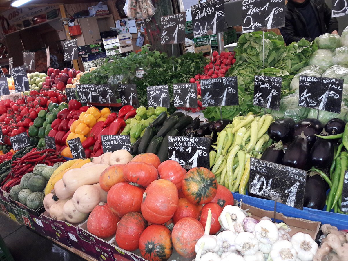 kirstymarketgir's tweet photo. @Markettradenews 
Even days off are spent in markets!
#naschmarkt #Vienna https://t.co/Eu01n4IjTv