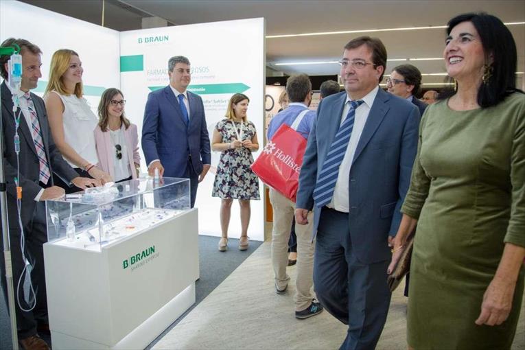 salusplay's tweet photo. Alaban el papel de la #enfermería en los avances de la #sanidad. https://t.co/VxuLQCI2uQ #Extremadura https://t.co/aXVGo52QuE