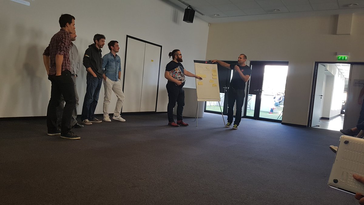 Ar_no_K's tweet photo. Bring Your Own Problem  #Docker  @TIADParis #TIADCamp https://t.co/oPE8cjbeHi