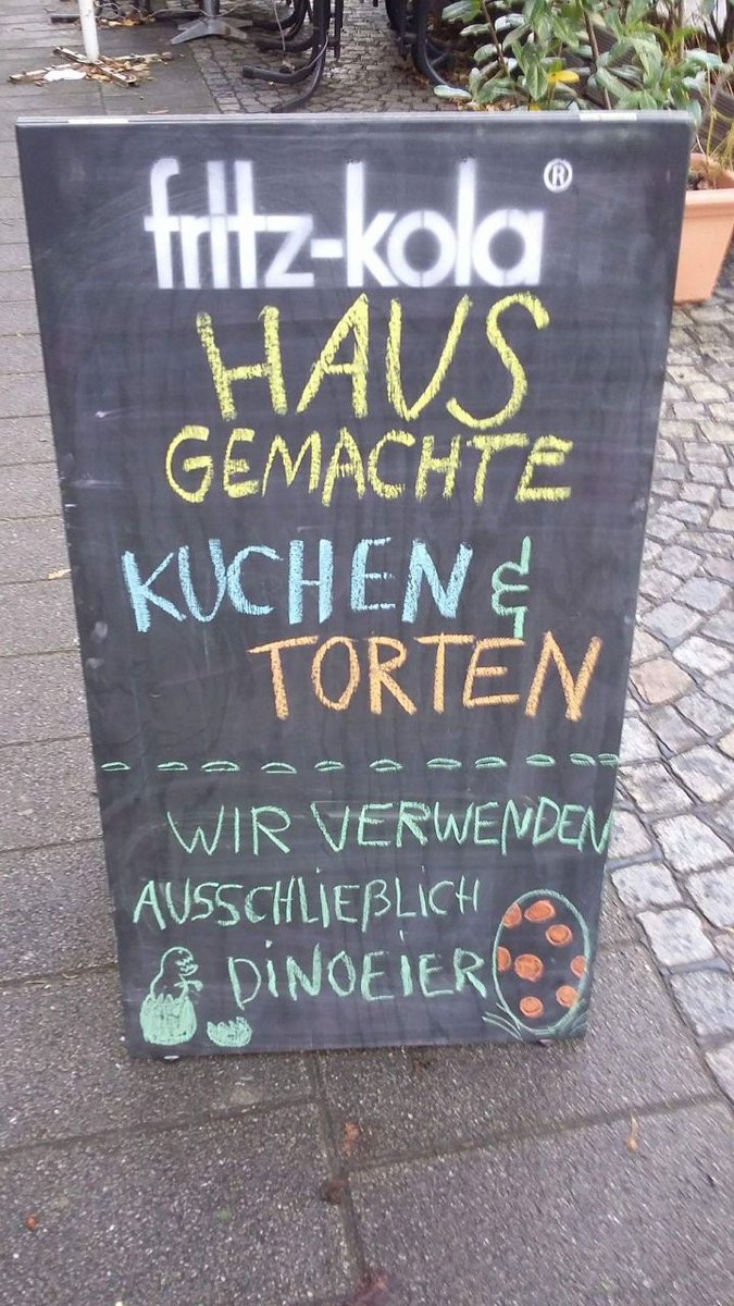 Smettbo85's tweet photo. Hier sind die Zutaten so alt wie die Rezepte selbst! Lecker <3
#CafeFrida #Bremen #Kuchen #TagdesLächelns https://t.co/XNaMmWR1W0