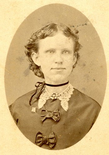 ThetaFoundation's tweet photo. Happy 166th birthday to Theta founder Hannah Fitch Shaw! She was born this day in 1851 in Lawrenceburg, Indiana. #LeadingWomen #ThetaLove https://t.co/xKxmukRWkV