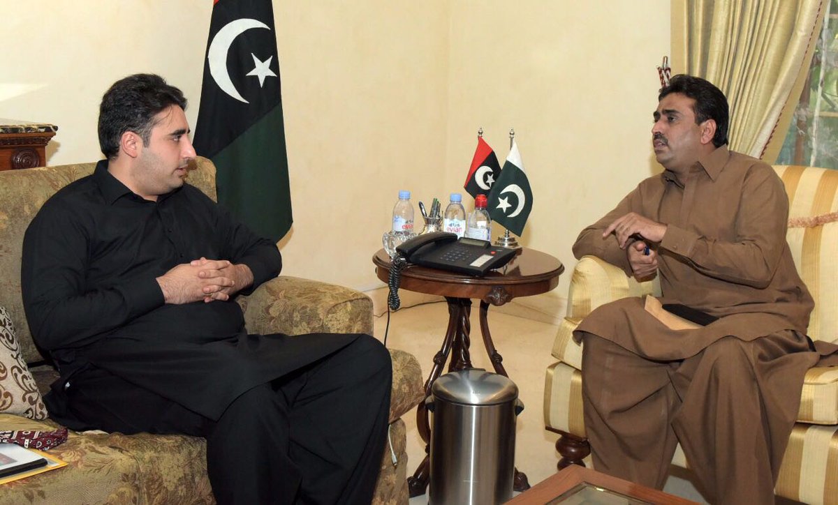ZuaidJunejo1's tweet photo. #Khi | #PPP Minister Sindh #LocalGovtDept Mr @jamkhanshoro called on #PPP Chairman @BBhuttoZardari at @BilawalHouseKhi . https://t.co/ykahg41nWk