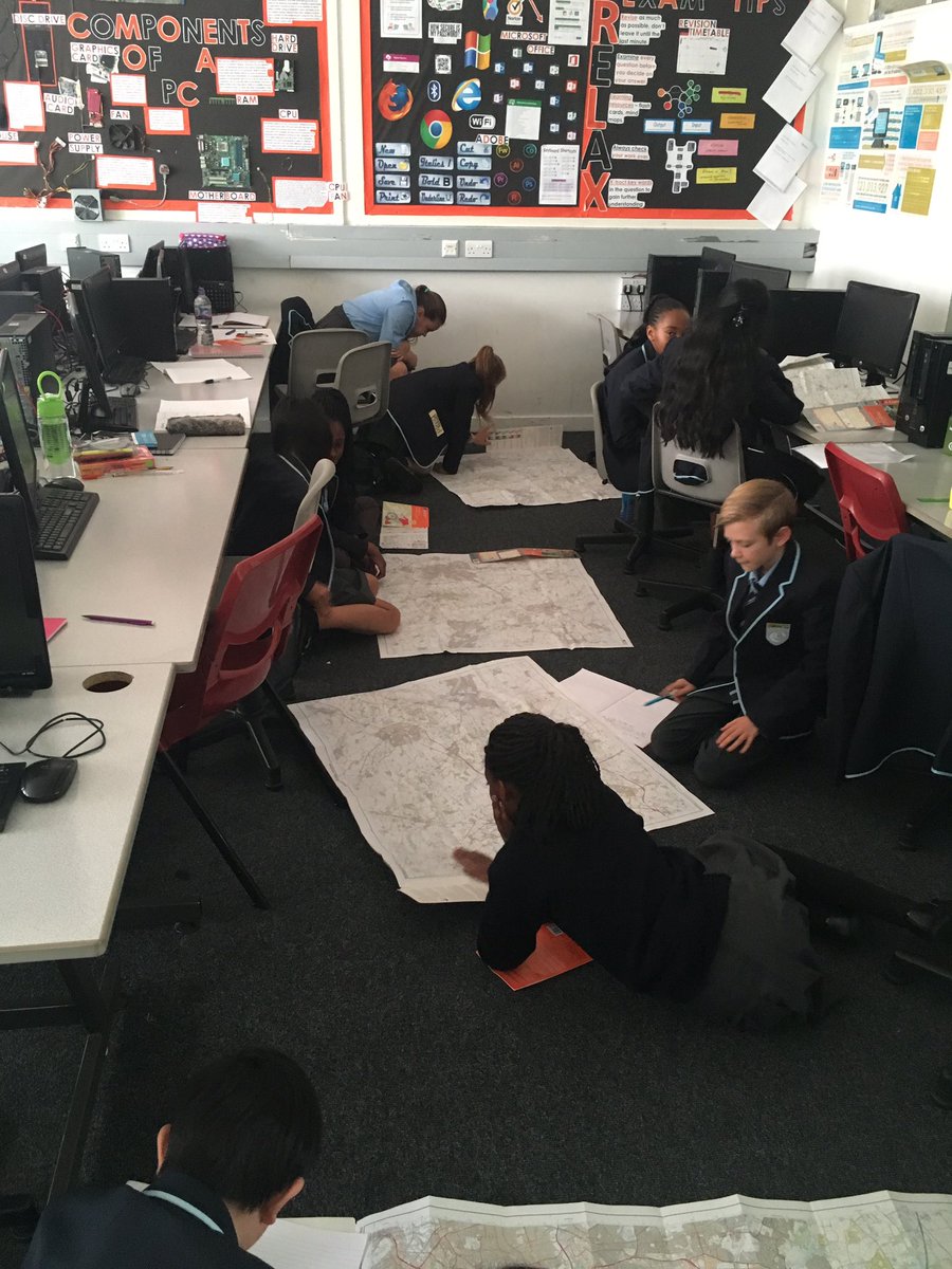 HACHGeography's tweet photo. Our year 7s loved their map skills lesson today 👍🏻🌍 @OrdnanceSurvey https://t.co/iasXKSg8I4