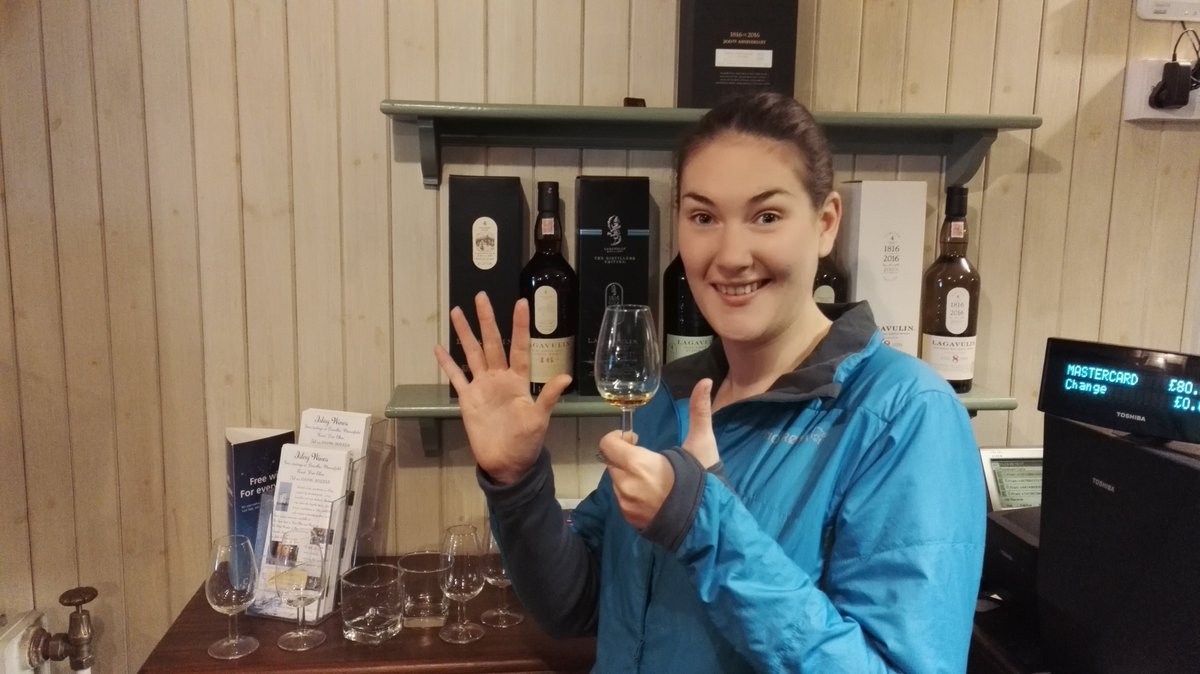 katterpatter's tweet photo. .@Lagavulin, 6 of 8 on this mini #IslayIn24 #distillerychallenge. First time trying their 16yo - rich, complex and surprisingly fruity! https://t.co/MA52NsISpP