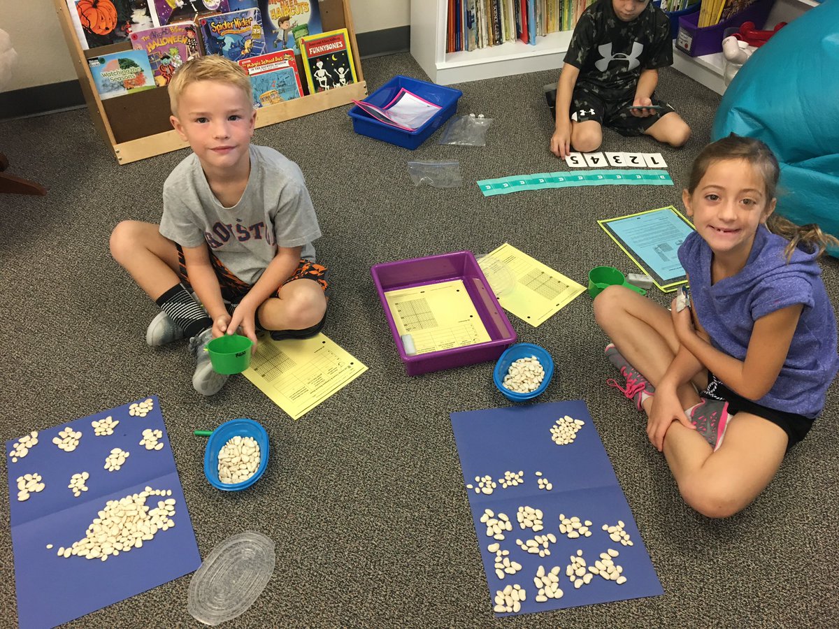MrsBrode2nd's tweet photo. Having fun in math stations! #reaganrays https://t.co/qbnIwH8CRV