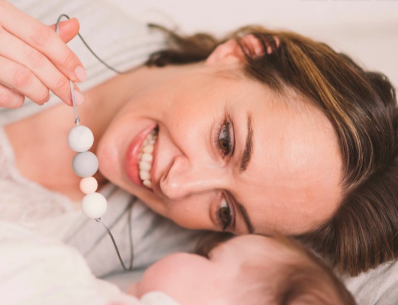 Parrainez vos amis sur Triboutchou pour gagner les jolis bijoux mâchouillables de notre partenaire <a href="/MintyWendy/">Wendivia Hye</a> !