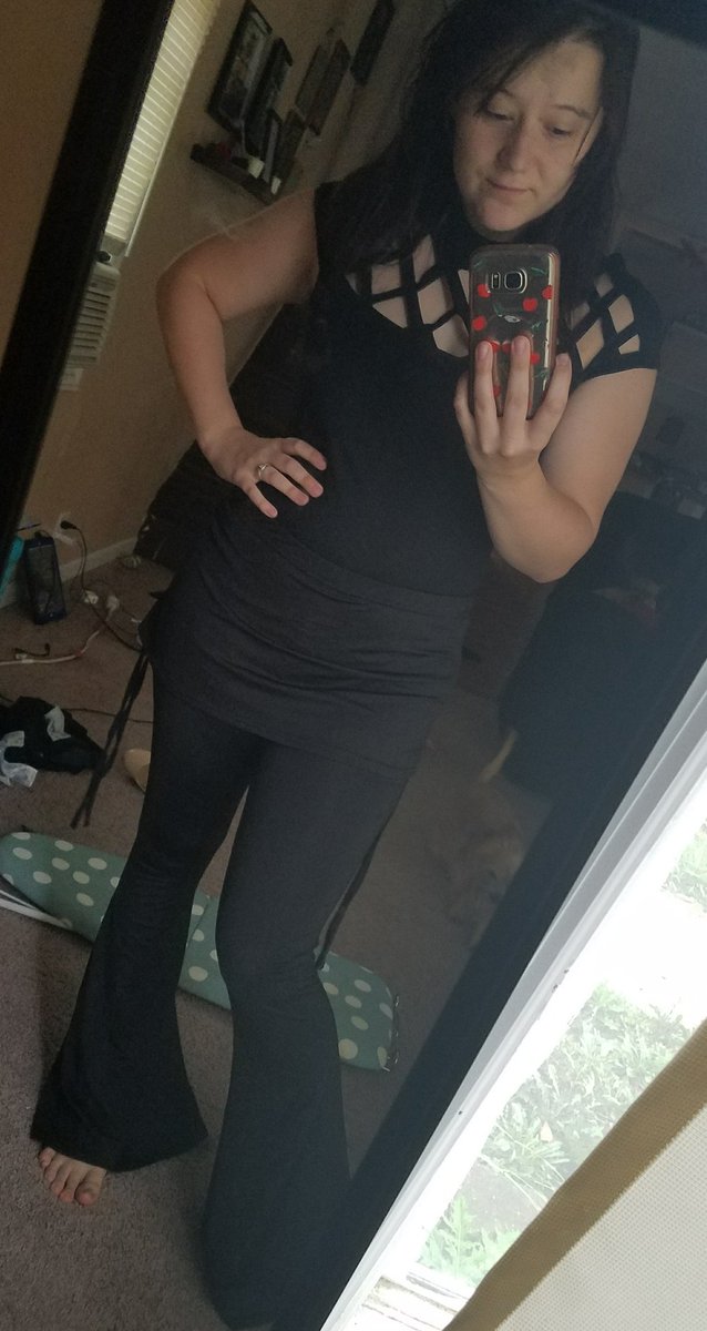 likablemshyde's tweet photo. Ready to own this day.
#fulloutfit #testrun #flywiththewitch https://t.co/bwteCPRoil