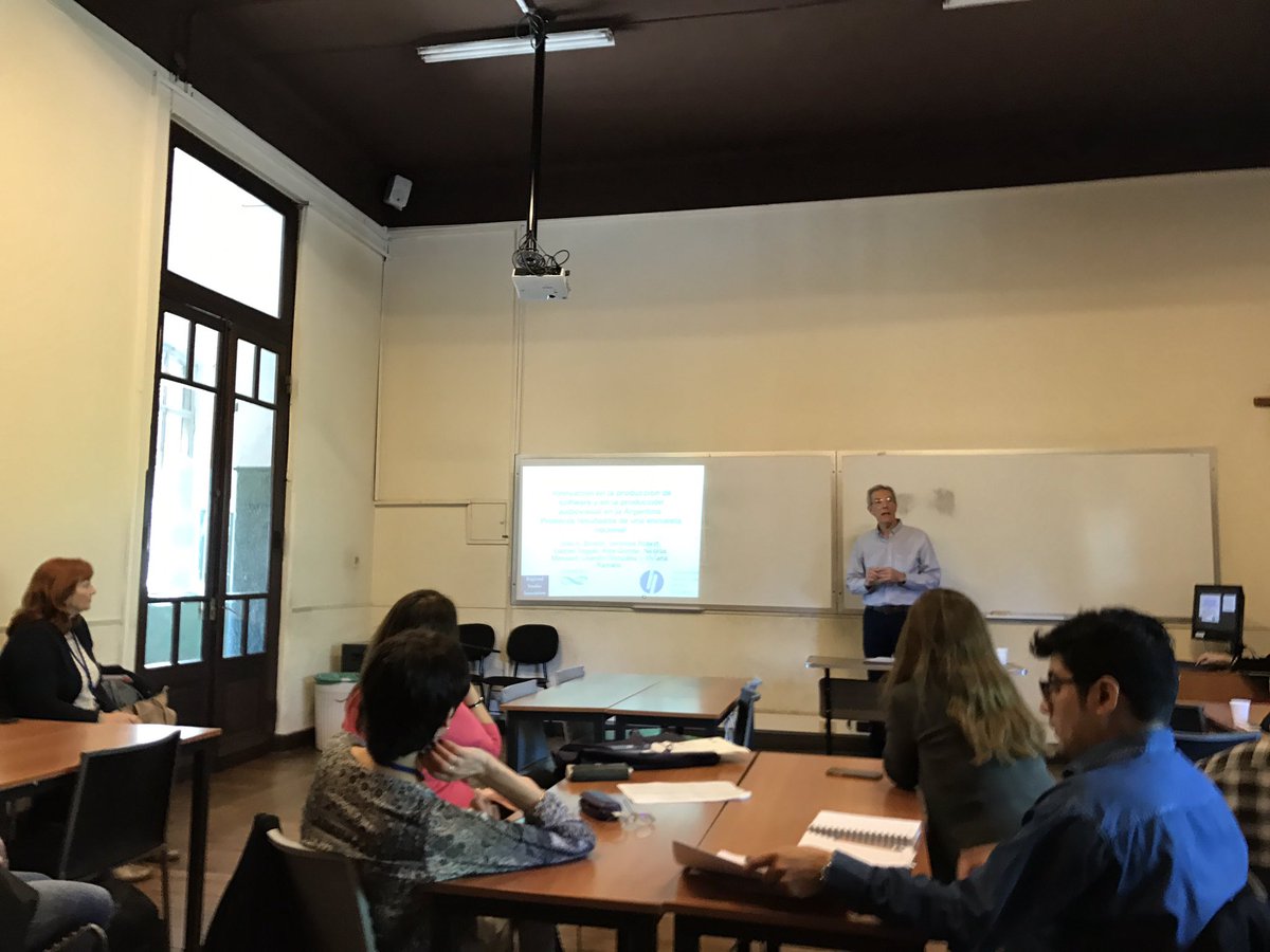NicolasNovaira's tweet photo. Innovación en la producción de software y en la producción audivisual en la Argentina > José A. Borello > @AsociacRedPyMEs > @UCUoficial 🇺🇾 https://t.co/Tj0wCtQlUt